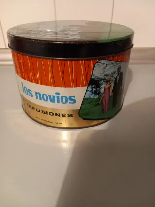 Lata antigua Los Novios Manzanilla