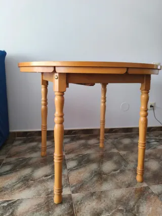 Mesa de comedor extensible de madera