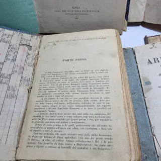 Sei libri antichi da esposizione varie coperte
