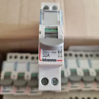 Sezionatore Modulare Bticino 2P 32A F72N32