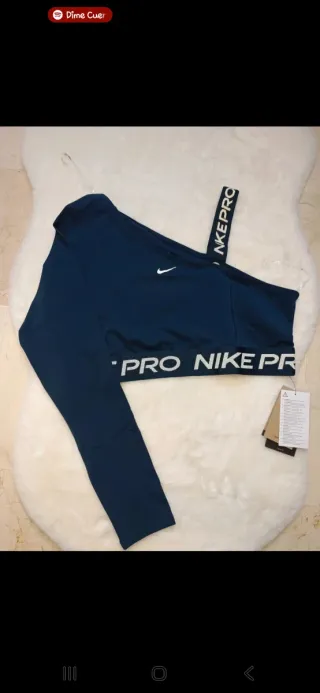 Top Nike Pro Talla XL con etiquetas