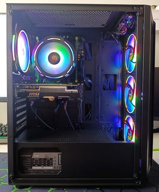 PC GAMING COMPLETAMENTE NUEVO - RX580 - 16GB