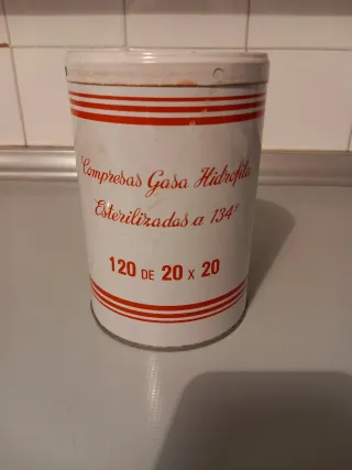 Lata antigua gasas médicas Laboratorio de Apositos