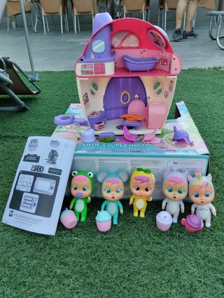 Casa Súper de Katie Bebés Llorones y 5 muñecos