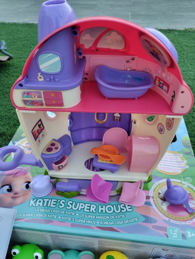 Casa Súper de Katie Bebés Llorones y 5 muñecos