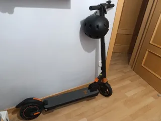 Patinete Eléctrico Negro y Naranja