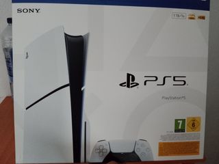 PlayStation 5 1TB NUEVA con un mando.