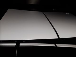 PlayStation 5 1TB NUEVA con un mando.