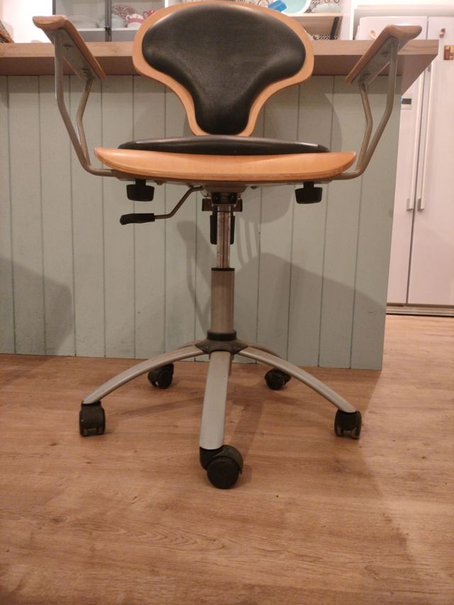 Silla de escritorio ergonómica