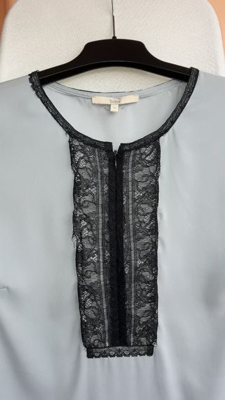 Blusa azul, El Corte Inglés.

