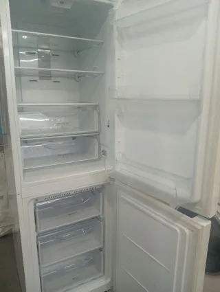 Nevera INDESIT 
blanca