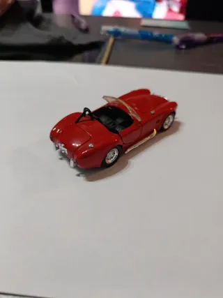 Coche a escala 1:43
