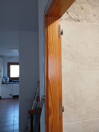 6 Puerta de madera pino interior