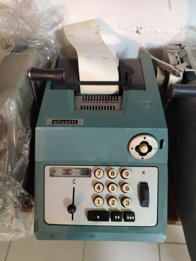 Calculadora Olivetti antigua