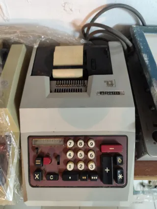 Calculadora Olivetti antigua