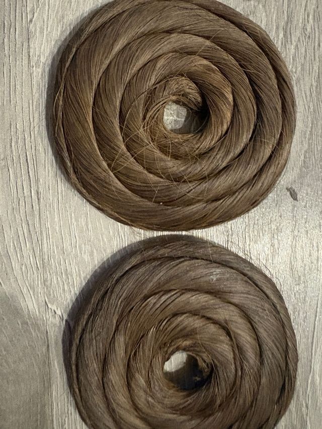 Moño fallera niña cosido. Pelo natural