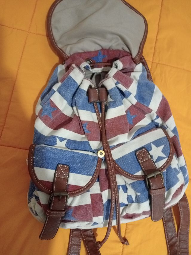 Mochila mediana rayas y estrellas