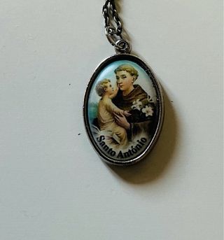 Bisutería: Medalla San Antonio de Padua y otros 