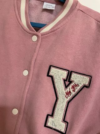 Chaqueta Bomber Zara T. 11-12 Años
Pijama T.12
