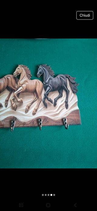 Portachiavi in legno con cavalli 19x30 con 4 ganci
