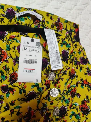 Falda mini Zara floral talla M