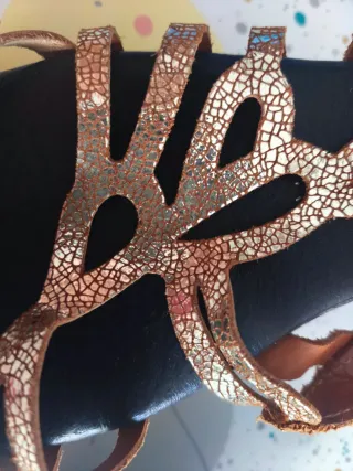 Sandalias mujer piel doradas y plateadas