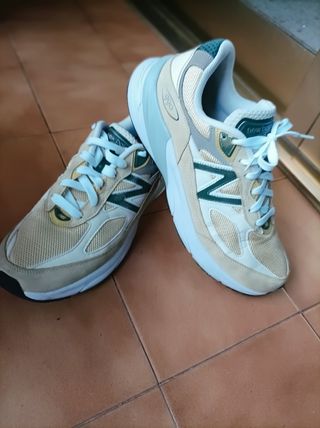 New Balance 990 v6 Beige/Verde Talla 44