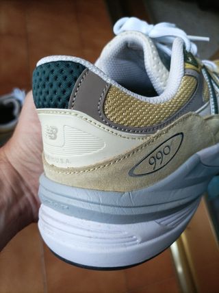 New Balance 990 v6 Beige/Verde Talla 44
