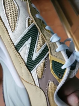New Balance 990 v6 Beige/Verde Talla 44