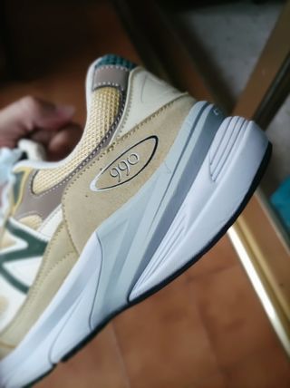 New Balance 990 v6 Beige/Verde Talla 44