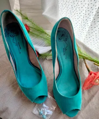 ZAPATOS TACÓN ALTO BERSHKA.