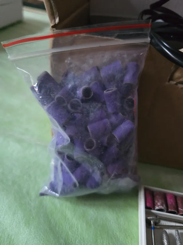 Torno profesional para uñas con accesorios