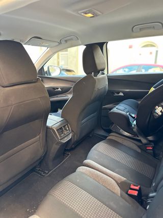 Peugeot 5008 2021