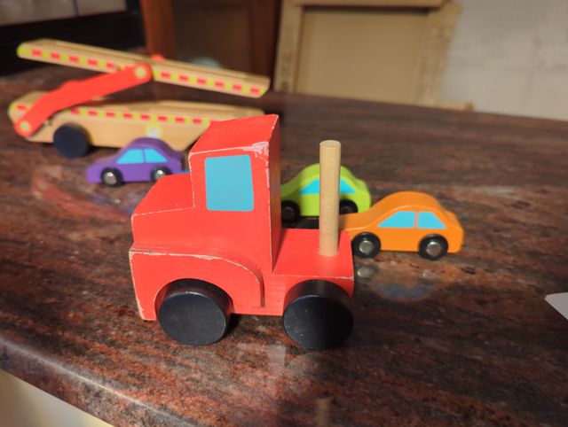 Camión Portacoches de Madera