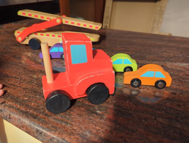 Camión Portacoches de Madera