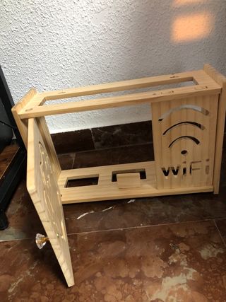 Caja guarda cables WiFi madera gato