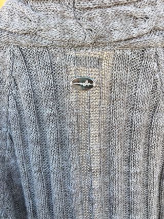 Maglione tortora con scollo a cascata