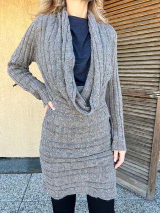 Maglione tortora con scollo a cascata