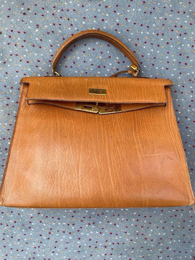 Bolso de mano de cuero marrón