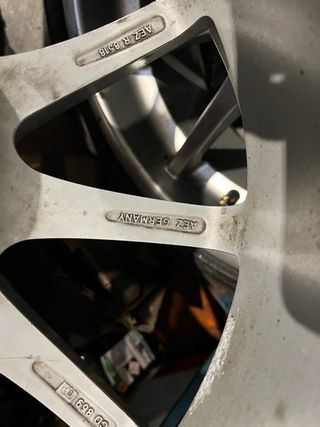 Llantas BMW 18 con Logo Ferrari