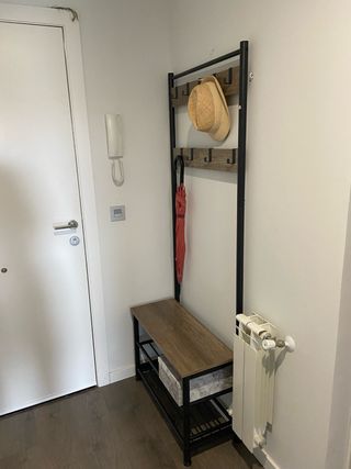 Perchero con asiento y zapatero