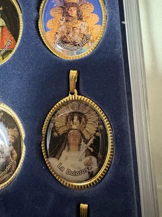 Colección Medallas Vírgenes Religiosas