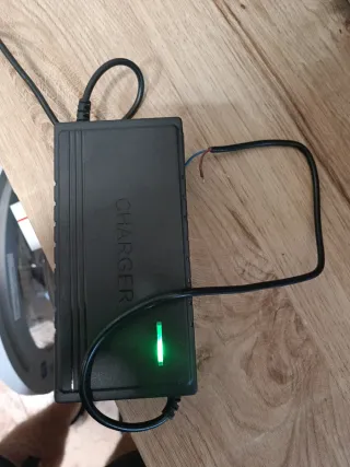 Cargador Batería 72V 2A 