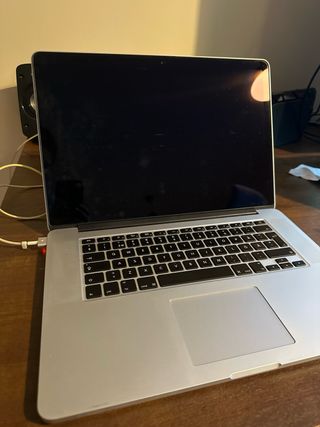 MacBook Pro 15” 2015 i7 16GB RAM 256GB Plata