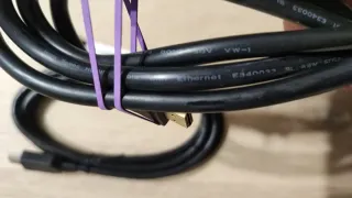 2 Cables HDMI (1 High Speed)