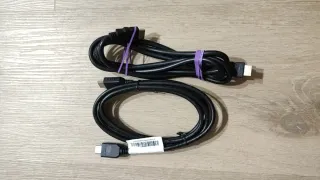 2 Cables HDMI (1 High Speed)