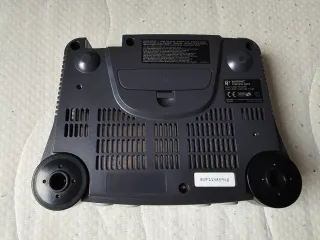 Consola Nintendo 64 PAL con mando y cables