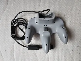 Consola Nintendo 64 PAL con mando y cables