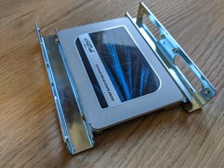 SSD Crucial MX500 1TB 2.5" + Adaptador 3.5" gratis