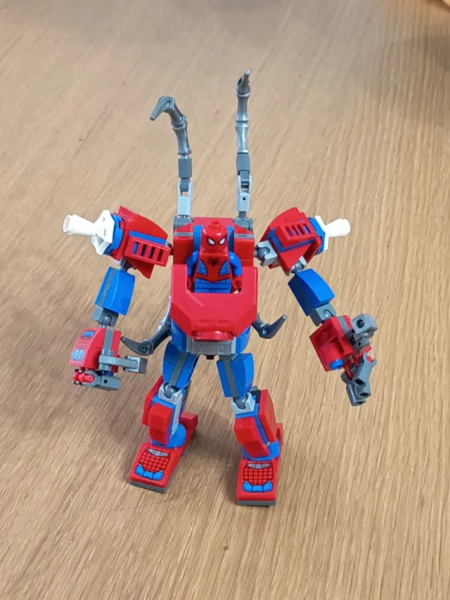 Robot Lego Spiderman